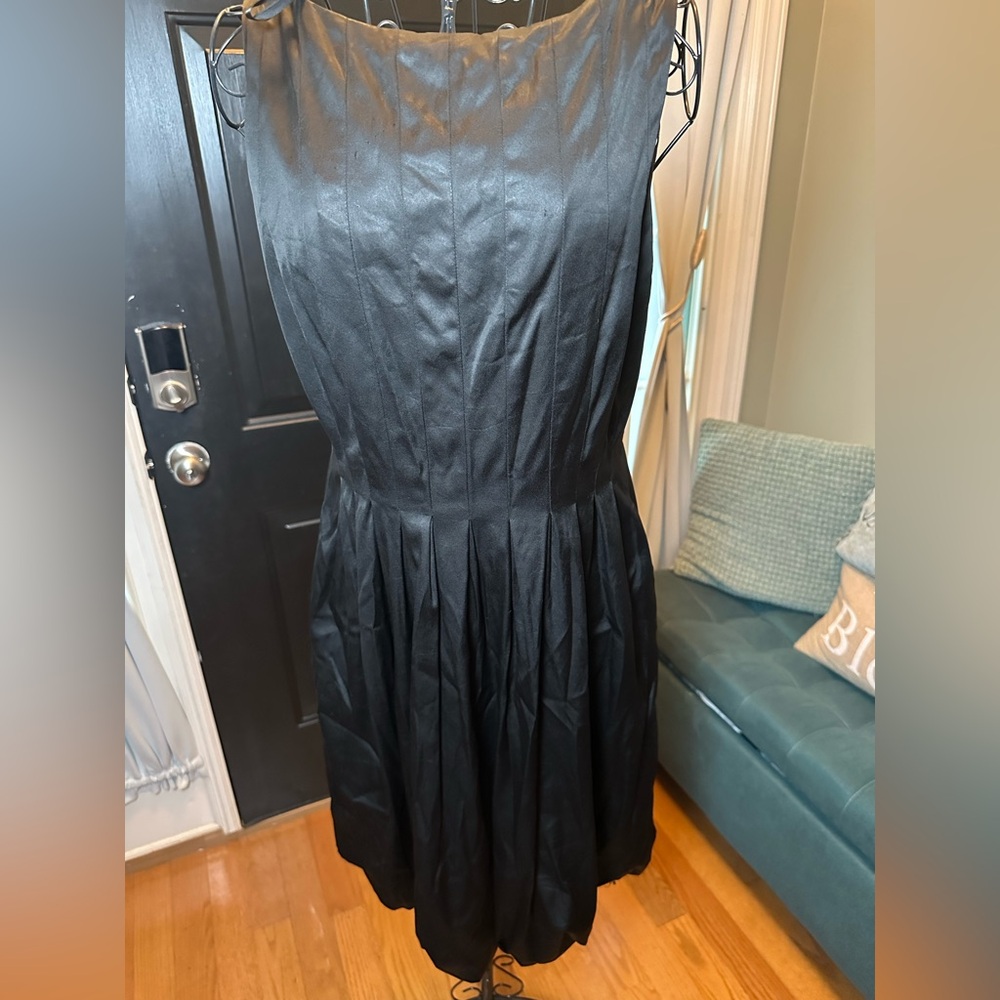 Elegant Black Sleeveless Dress